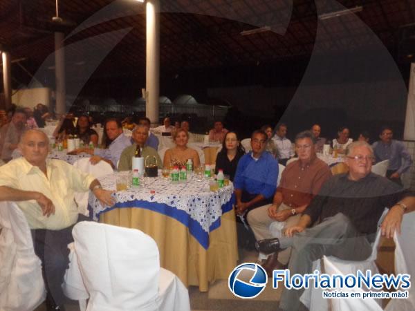 Confraterniza&ccedil;&atilde;o marca posse da nova diretoria da CDL e Associa&ccedil;&atilde;o Comercial.(Imagem:FlorianoNews)