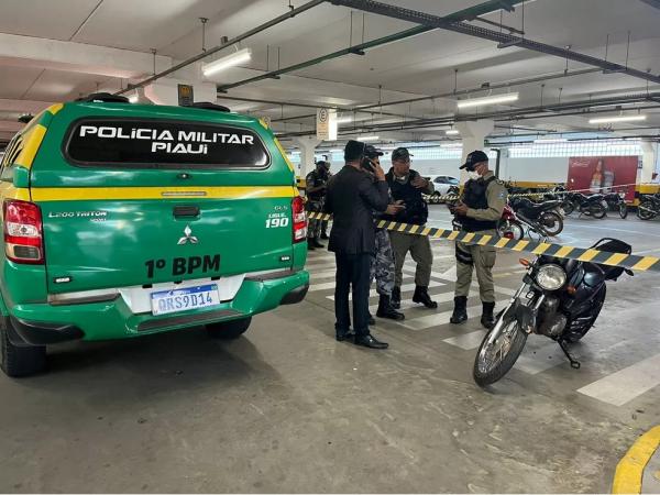 Cliente reage e mata assaltante dentro de salão no estacionamento de supermercado em Teresina