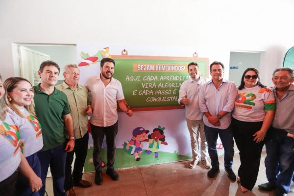 Ciro inaugura obras em Dom Expedito Lopes e anuncia recursos(Imagem:Ascom)