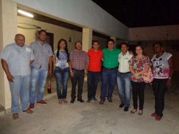 Líder Político Almir Reis dialogou com representantes de bairros em reunião do CONSAMF