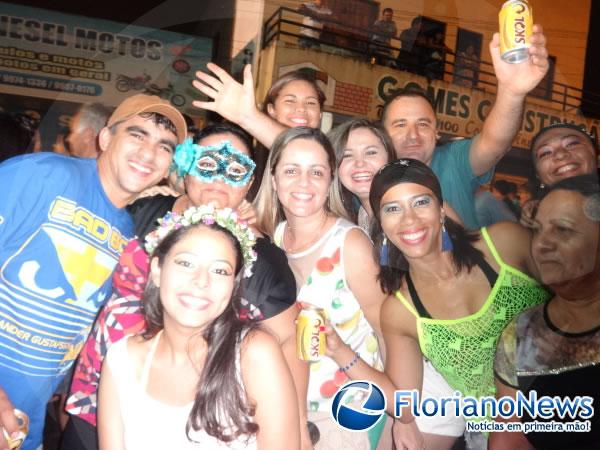 Chicabana agita arrast&atilde;o na abertura do carnaval de Floriano.(Imagem:FlorianoNews)