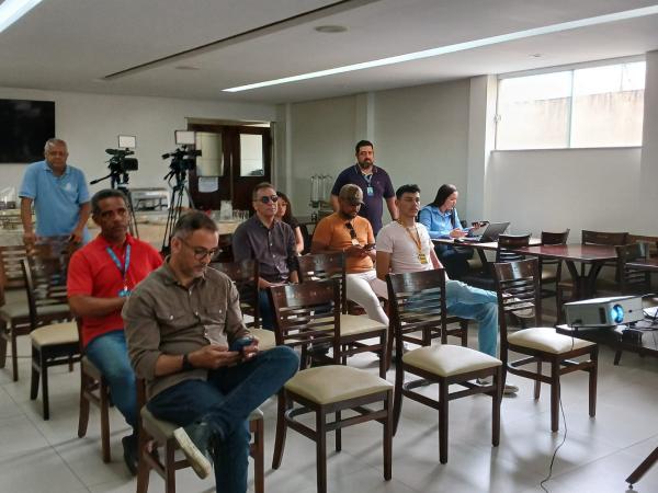&Aacute;guas do Piau&iacute; anuncia investimentos e parada programada no sistema de abastecimento de Floriano(Imagem:FlorianoNews)