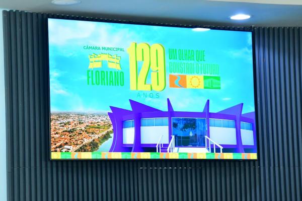Câmara de Floriano investe em evolução e inicia processo de inovação tecnológica do plenário.(Imagem:CMF)