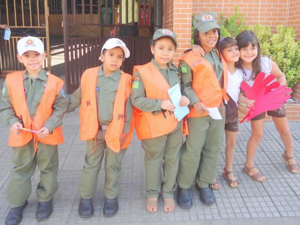 Escola Pequeno Pr&iacute;ncipe realizou a&ccedil;&otilde;es educativas em comemora&ccedil;&atilde;o &agrave; Semana Nacional de Tr&acirc;nsito.(Imagem:EPP)
