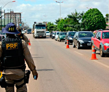Em 24h, PRF multa 350 condutores por excesso de velocidade