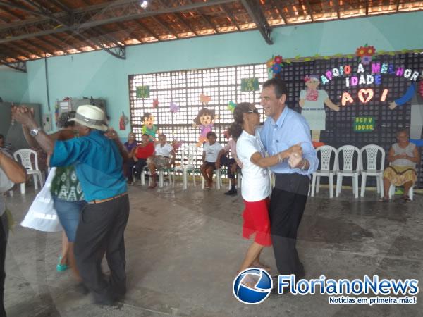 Centro de Refer&ecirc;ncia da Assist&ecirc;ncia Social realizou pr&eacute;via carnavalesca para idosos.(Imagem:FlorianoNews)