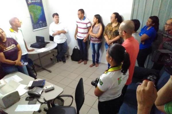 Alunos do IComradio realizam aula de imersão aos estúdios da TV e Rádio Alvorada
