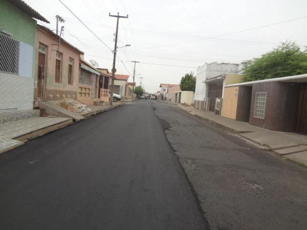Retomada obras de pavimenta&ccedil;&atilde;o asf&aacute;ltica em Floriano.(Imagem:FlorianoNews)