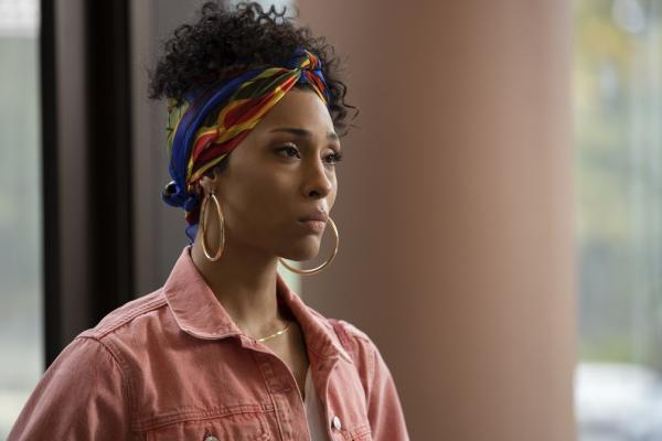 Mj Rodriguez, de "Pose", é primeira mulher trans a vencer um Globo de Ouro