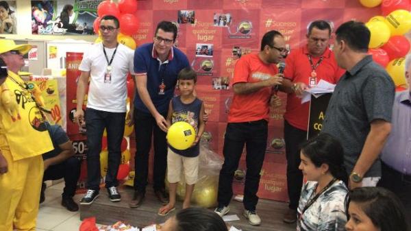 Para&iacute;ba realiza 4&deg; sorteio da campanha de anivers&aacute;rio em Floriano.(Imagem:FlorianoNews)