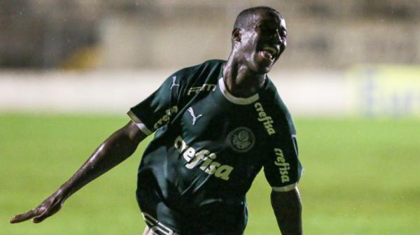 Palmeiras nega ter recebido propostas por Patrick de Paula e quer manter jogador