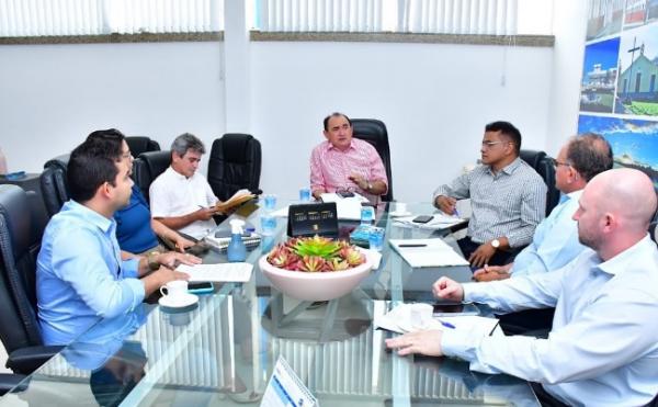 Prefeitura de Floriano e representantes buscam parceria para fortalecer a bacia leiteira regional
