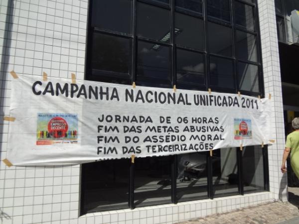 Servidores paralisam atividades em protesto contra ass&eacute;dio moral no BB de Floriano.(Imagem:FlorianoNews)