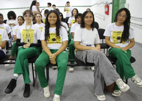 Estudantes da rede estadual lan&ccedil;am livro sobre identidade e respeito(Imagem:Jo&atilde;o Pio)