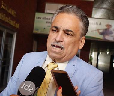 Robert Rios é condenado a conceder direito de resposta a Wellington Dias