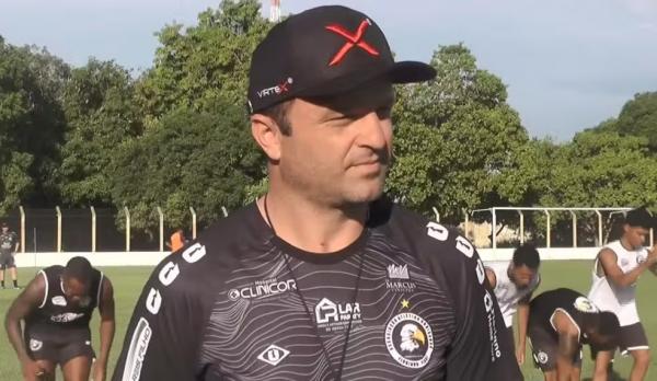 Fernando Agostini, t&eacute;cnico do Corisabb&aacute;.(Imagem: NovaTV Floriano)