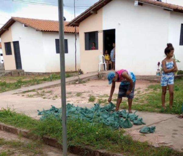 Popula&ccedil;&atilde;o reclama de entrega de peixes da prefeitura de Demerval Lob&atilde;o 