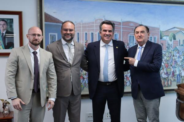 Ciro destaca investimentos que impulsionam desenvolvimento em municípios, como em Floriano.(Imagem:Ascom)