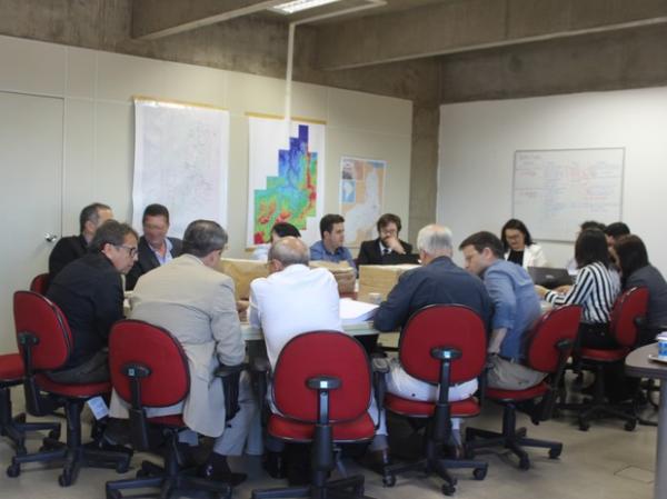 Tumulto marca abertura de propostas para subconcessão da Agespisa