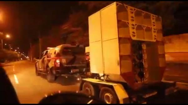 Polícia interrompe festa com quase 40 pessoas em Teresina e apreende paredões de som