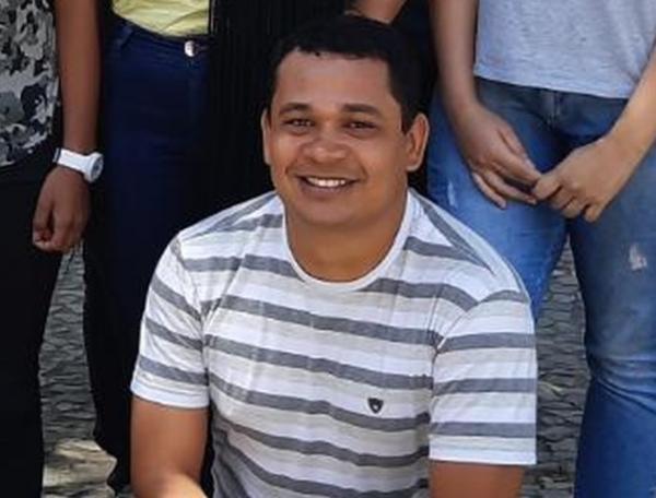Estudante morreu ao colidir carro com &aacute;rvore ca&iacute;da em Teresina.(Imagem:Arquivo pessoal)
