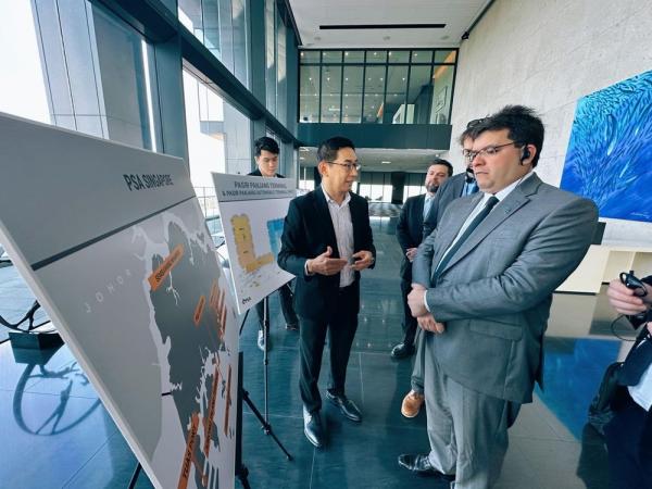 Rafael Fonteles conhece Porto de Singapura e discute parcerias para operação do Porto Piauí(Imagem:Divulgação)