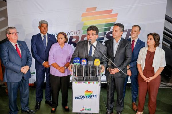 Rafael entrega presid&ecirc;ncia do Cons&oacute;rcio Nordeste a Paulo Dantas e refor&ccedil;a pedido por mais investimentos para a regi&atilde;o(Imagem:Gabriel Paulino)