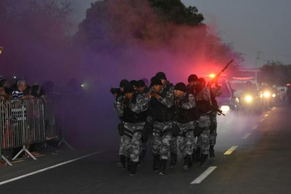 Cerca de 25 mil pessoas participam do desfile da Independência em Floriano(Imagem:Divulgação/Força Tatica)