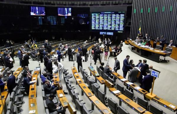 Líderes partidários do Congresso articulam votação de medidas de combate ao coronavírus