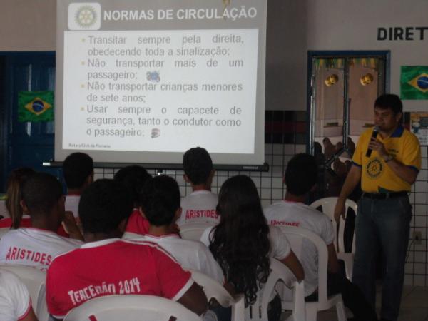 Rotary Club promoveu palestra sobre trânsito para estudantes de Barão de Grajaú
