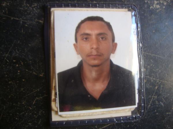 Eliezer - Encontrado morto na BR 343 de Floriano, suspeita de acidente de tr&acirc;nsito(Imagem:reda&ccedil;&atilde;o)