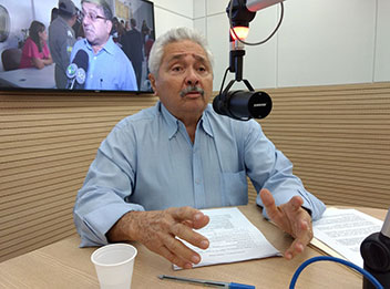 Elmano Férrer diz que define somente em março quem vai apoiar
