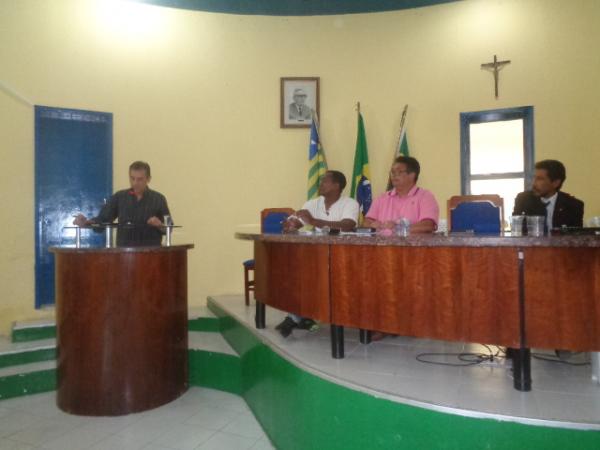 Professores participam de debate sobre redução da maioridade penal em Floriano