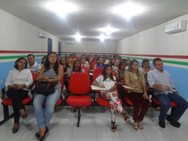 Agentes de Saúde e Técnicos em Enfermagem participaram de aula inaugural da ETSUS em Barão de Grajaú