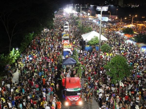 Crise afeta número de caminhões inscritos no Corso de Teresina