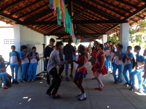 Lindolfo Uchoa comemora semana do folclore com apresenta&ccedil;&otilde;es culturais.(Imagem:FlorianoNews)