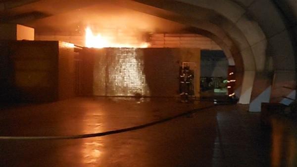 Incêndio atinge depósito do galpão do Complexo Comercial do Cruzeiro em Floriano
