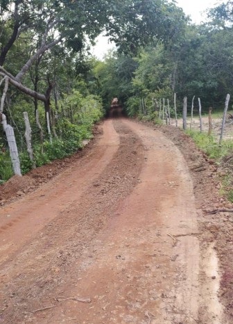 Mais duas estradas de acesso a comunidades rurais e ruas da zona urbana são recuperadas