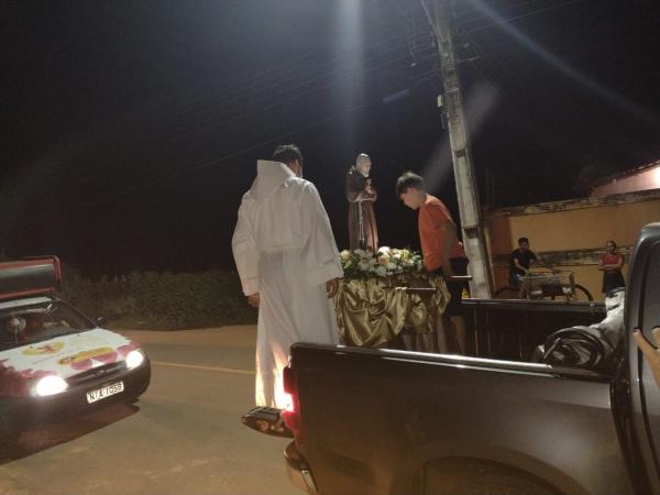 Carreata marca in&iacute;cio dos festejos de S&atilde;o Pio de Pietrelcina em Floriano.(Imagem:FlorianoNews)