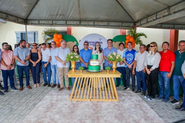 Em Caraúbas do Piauí, Ciro Nogueira inaugura obras juntamente com prefeita petista Andressa Leal