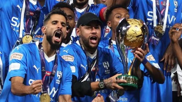 Neymar participa de festa do t&iacute;tulo do Al-Hilal na Supercopa Saudita contra o Al-Ittihad.(Imagem:Stinger/Reuters)