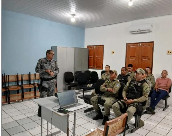 Policiais militares de Arraial e Francisco Ayres passam por capacitação sobre o uso do CAD/PPE