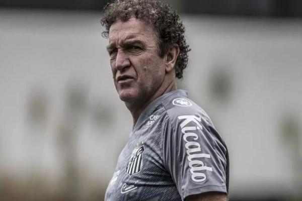 Com mais tempo de preparação, Cuca ganha novidades no time do Santos