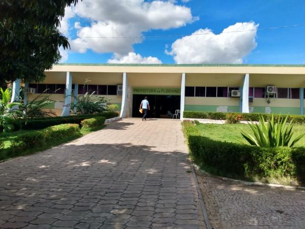 Município de Floriano decreta ponto facultativo na sexta-feira