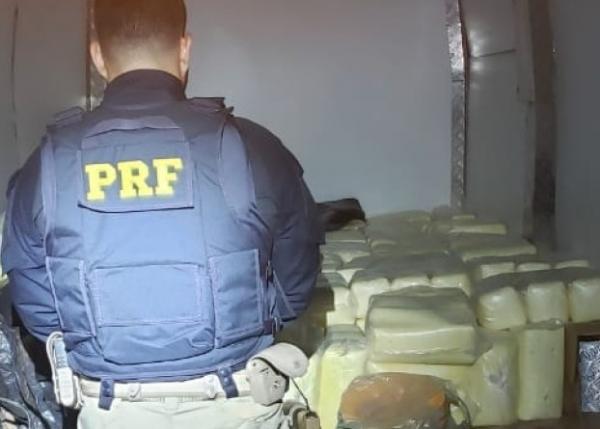 PRF apreende uma tonelada de queijo impróprio para consumo humano na BR-316