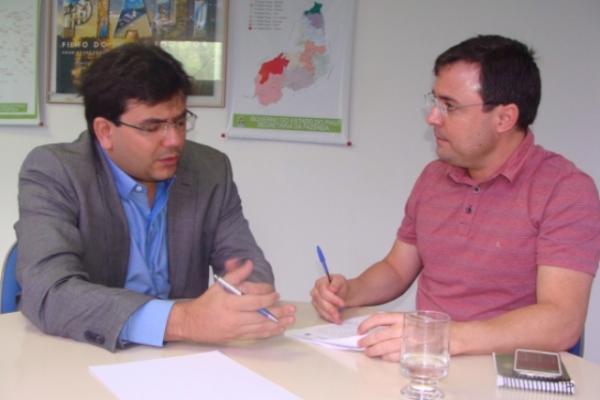 Secretário discute com parlamentar a implementação do projeto "CPF na Nota"