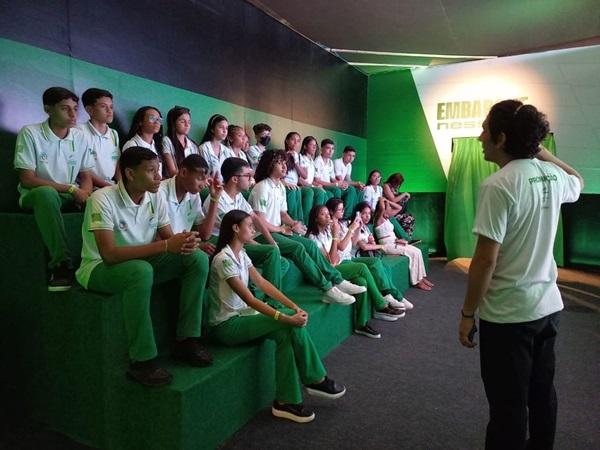 Estudantes da rede estadual visitam exposição "Nasce o Porto", em Luís Correia