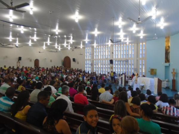 Missas das M&atilde;es na Igreja de Nossa Senhora das Gra&ccedil;as.(Imagem:FlorianoNews)