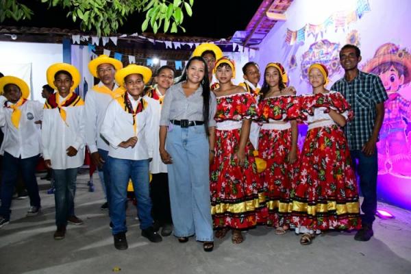 Arraiá celebra cultura popular e marca encerramento do semestre letivo na E.M. Ribamar Leal