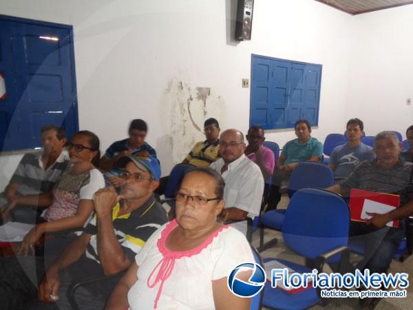 Entidades participam de reuni&atilde;o sobre programa seguro safra.(Imagem:FlorianoNews)